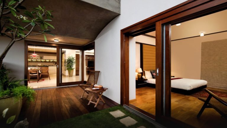 Total Environment - Learning to Fly - Learning to Fly-Apartment in Bangalore - Easy access to garden & deck
