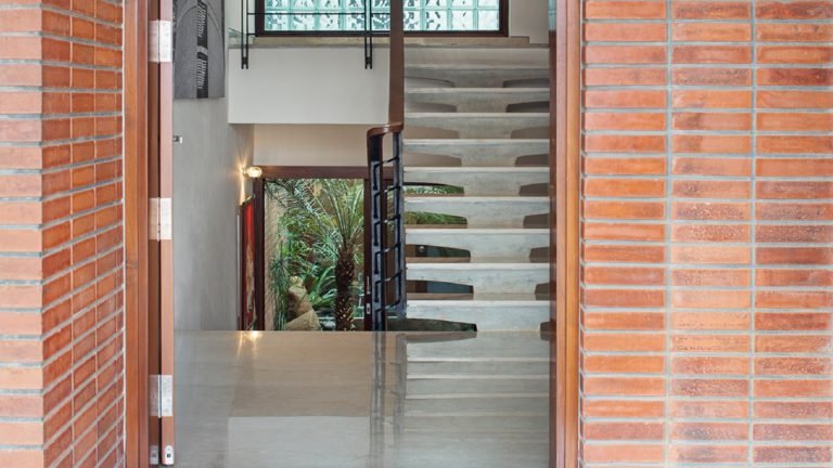 Total Environment - After the Rain - villa in Bangalore Natural materials, perfectly handcrafted