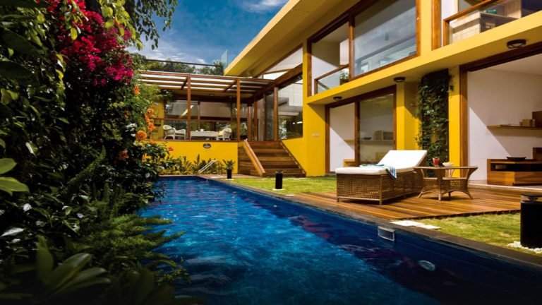 Total Environment - Windmills of Your Mind Apartment In Bangalore - Private garden & pool