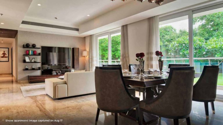 Mahindra Luminare - Dining Area