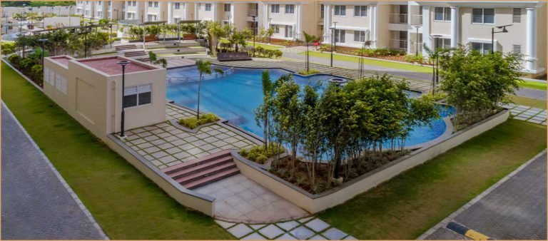 Purva Westend Apartment in Bangalore Swimming Pool