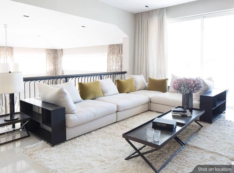 Hiranandani Crossgate Apartment in Devanahalli, Bangalore Living Room