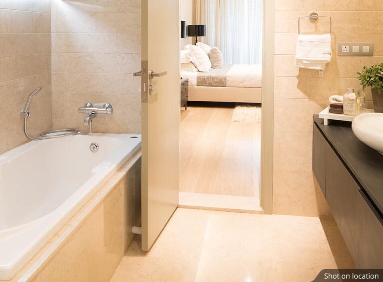 Hiranandani Crossgate Apartment in Devanahalli, Bangalore Bathroom
