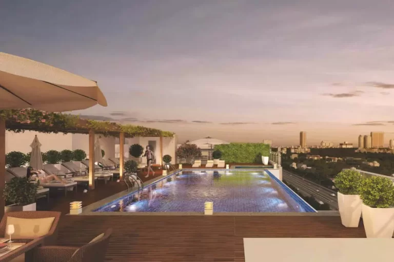 Kolte-Patil-24K-Grazio-Swimming-Pool