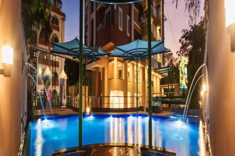 HM Tropical Tree Apartment in North Bangalore Swimming-Pool