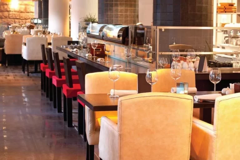 Divyasree 77 Place Apartment in Bangalore Restaurant
