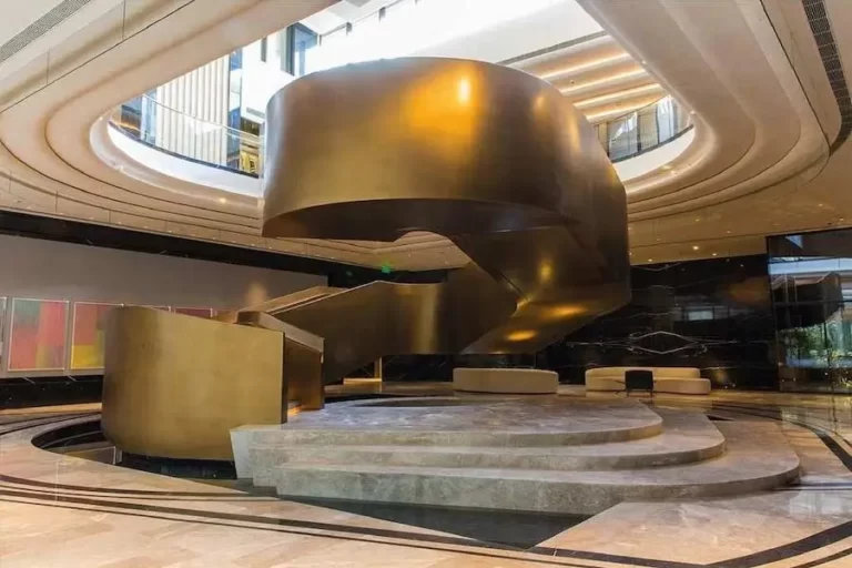 Dlf-The-Camellias-Bronze-Clad-Staircase