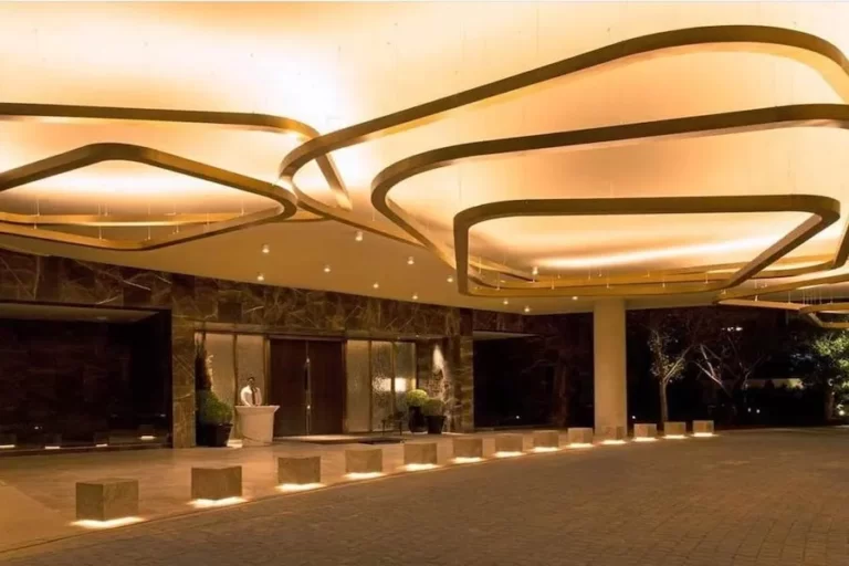 Dlf-The-Camellias-Entrance