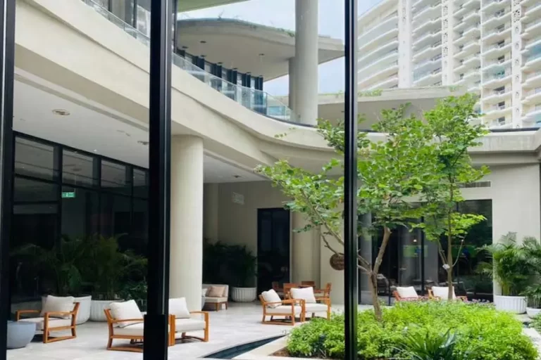 Dlf-The-Camellias-Outdoor-Sitting-Area