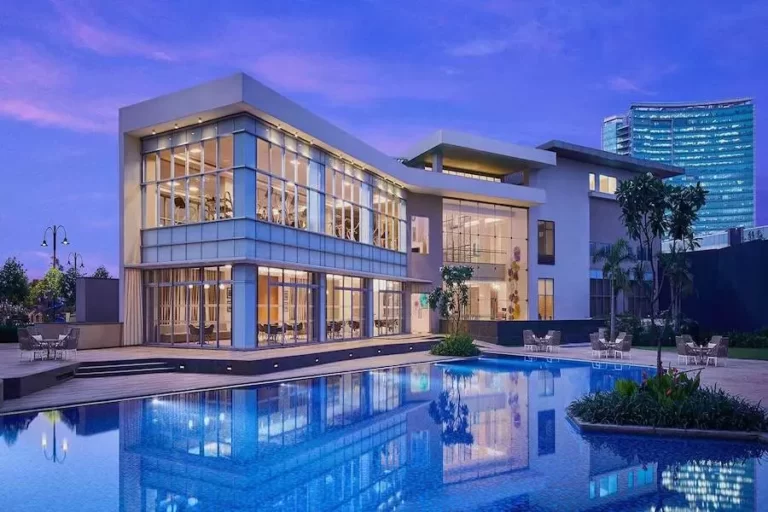 Phoenix-One-Bangalore-Indoor-Pool
