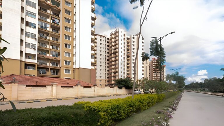 HM Indigo Apartment in JP Nagar Bangalore inside road of apartment